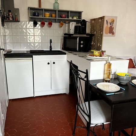 Au Coeur Du Village Provencal Туртур Экстерьер фото