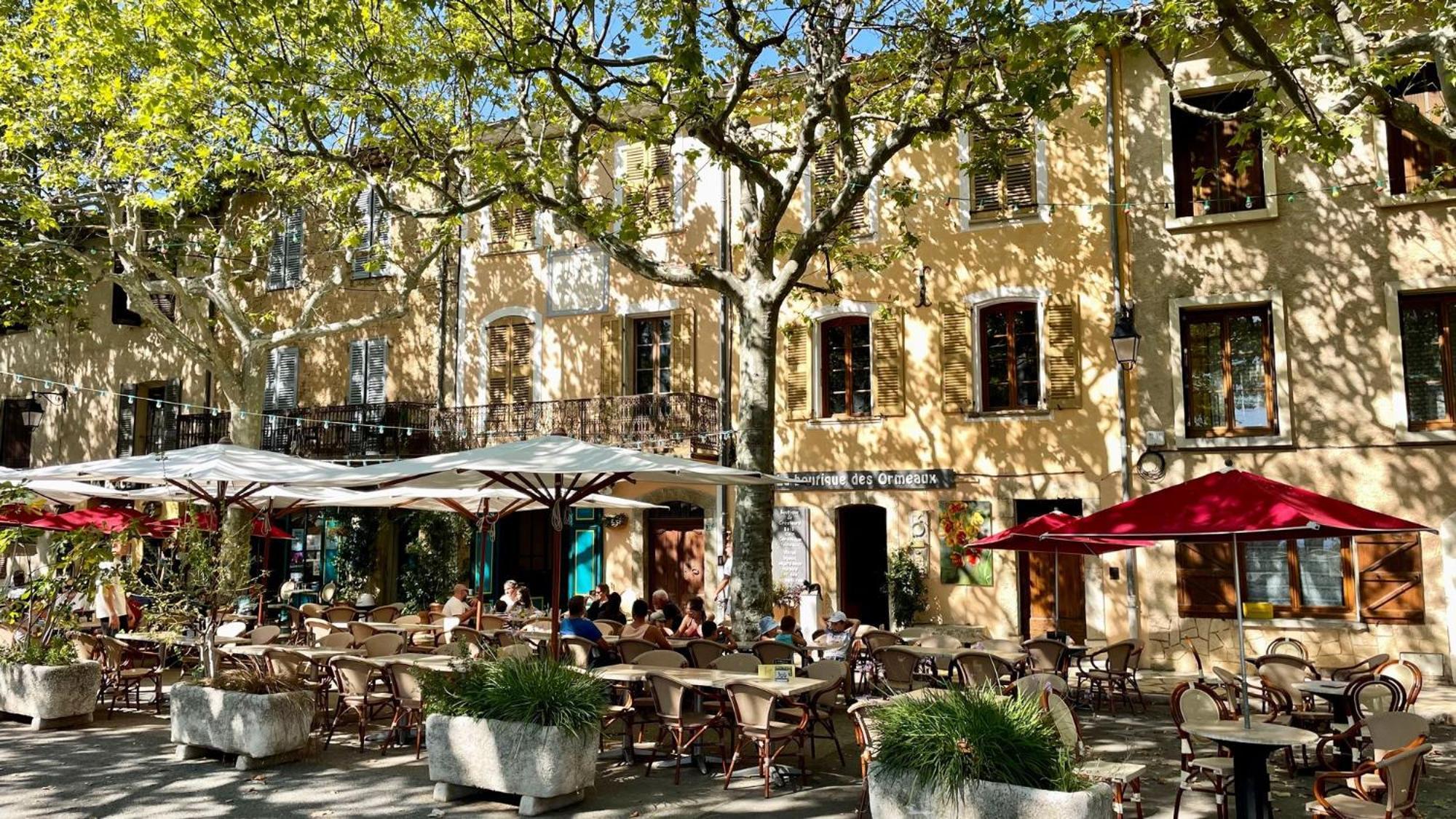 Au Coeur Du Village Provencal Туртур Экстерьер фото